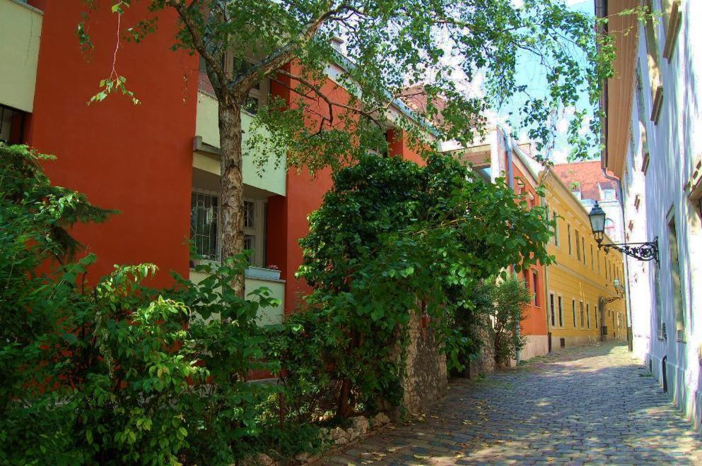 Buda Castle Apartments Budapest Luaran gambar